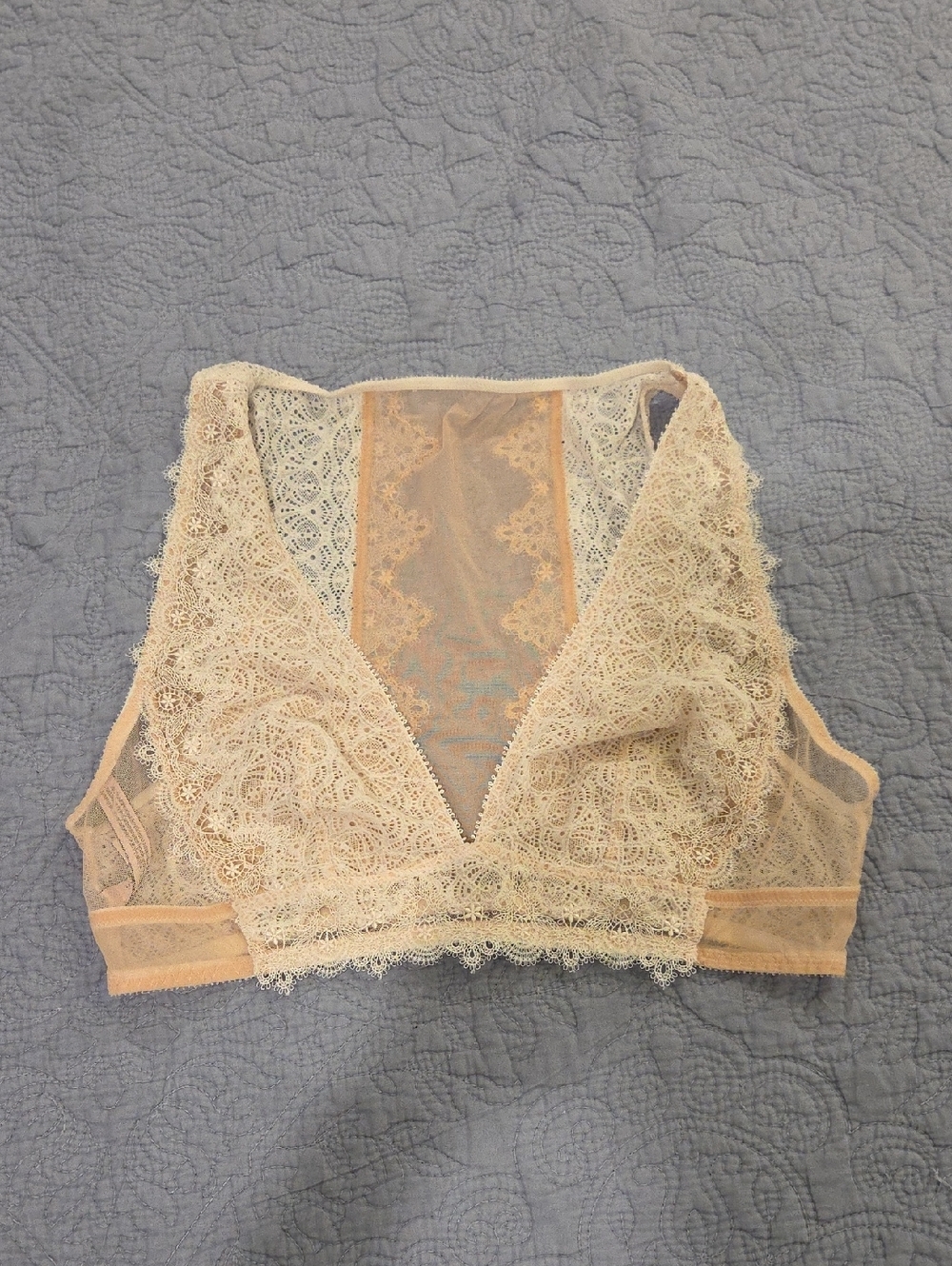 Victoria's Secret Lace Bralette in Light Peach & Cream Size XL, New W/O Tag!
